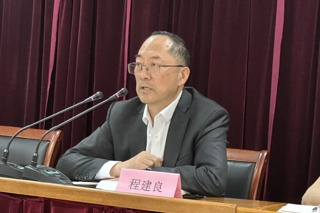 Changshu poliesteris surengė susitikimą dėl vidutinio lygio kadrų, inžinerijos ir techninio personalo bei rinkodaros personalo