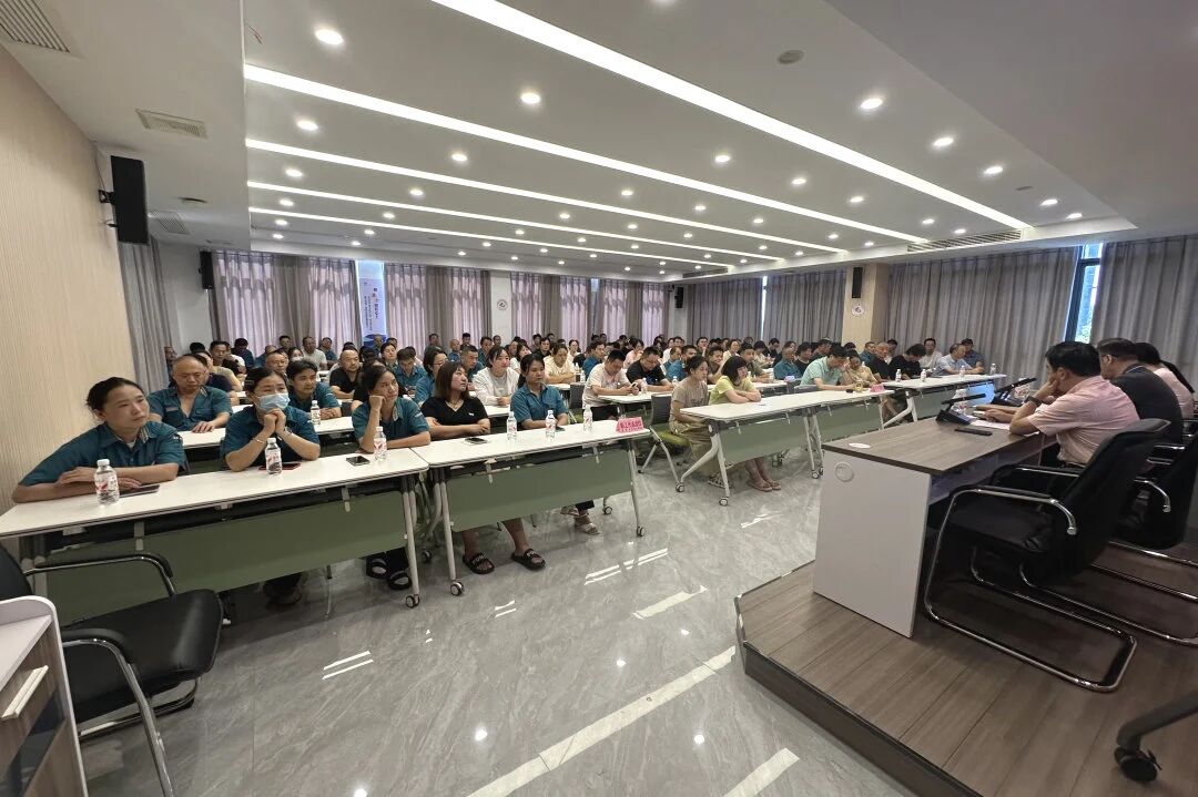 Changshu poliesteris surengė trečiosios ir ketvirtojo narių atstovo ir darbuotojų atstovų konferencijas, susijusias su profesinių sąjungų atstovais